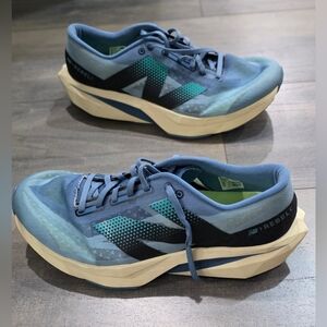 New Balance FuelCell Rebel v4 (M10/W11.5)